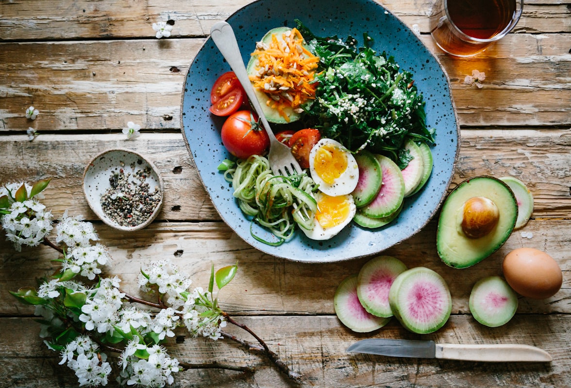 Nutriționist certificat oferind ghid nutrițional